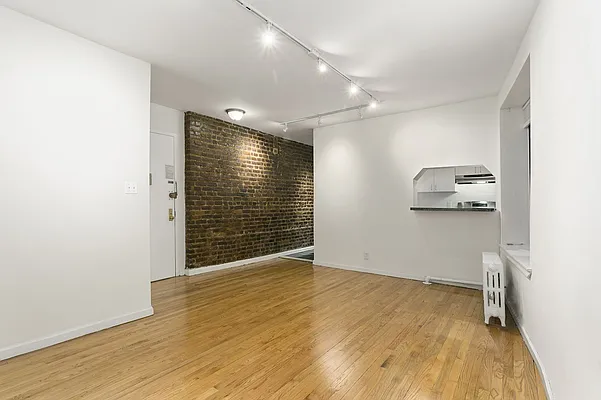 Rented by Citi Habitats | media 8