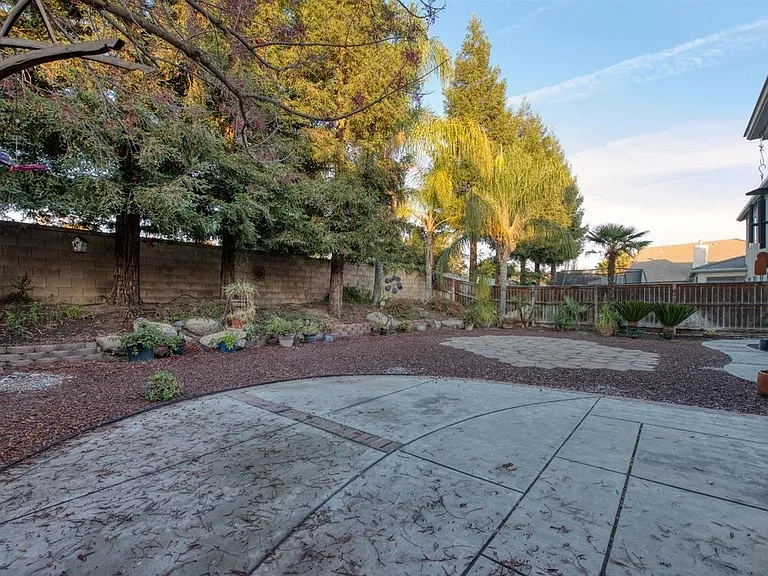 1961 Serena Ave — Photo 28