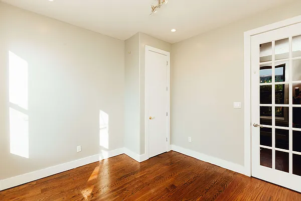 Rented by Nooklyn NYC LLC | media 56