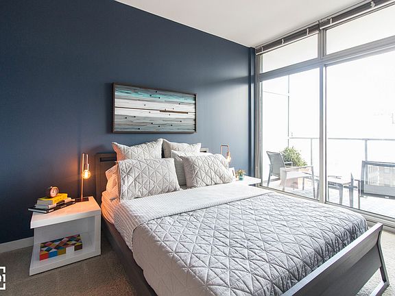 5th image of 626 S Clark St #2418