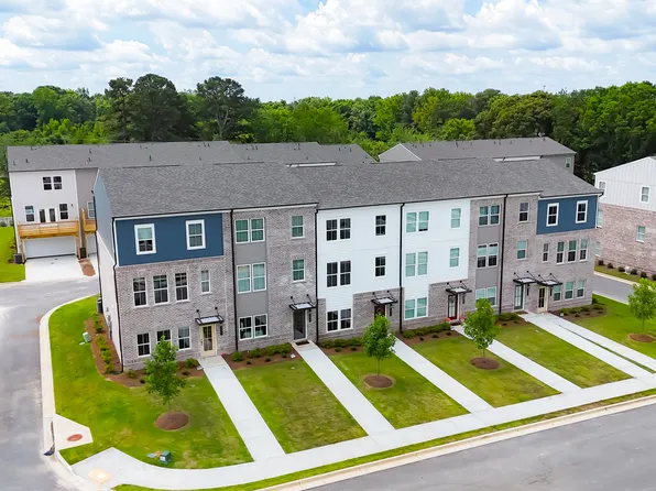 2827 Beacon Bend Xing, Lawrenceville, GA 30043