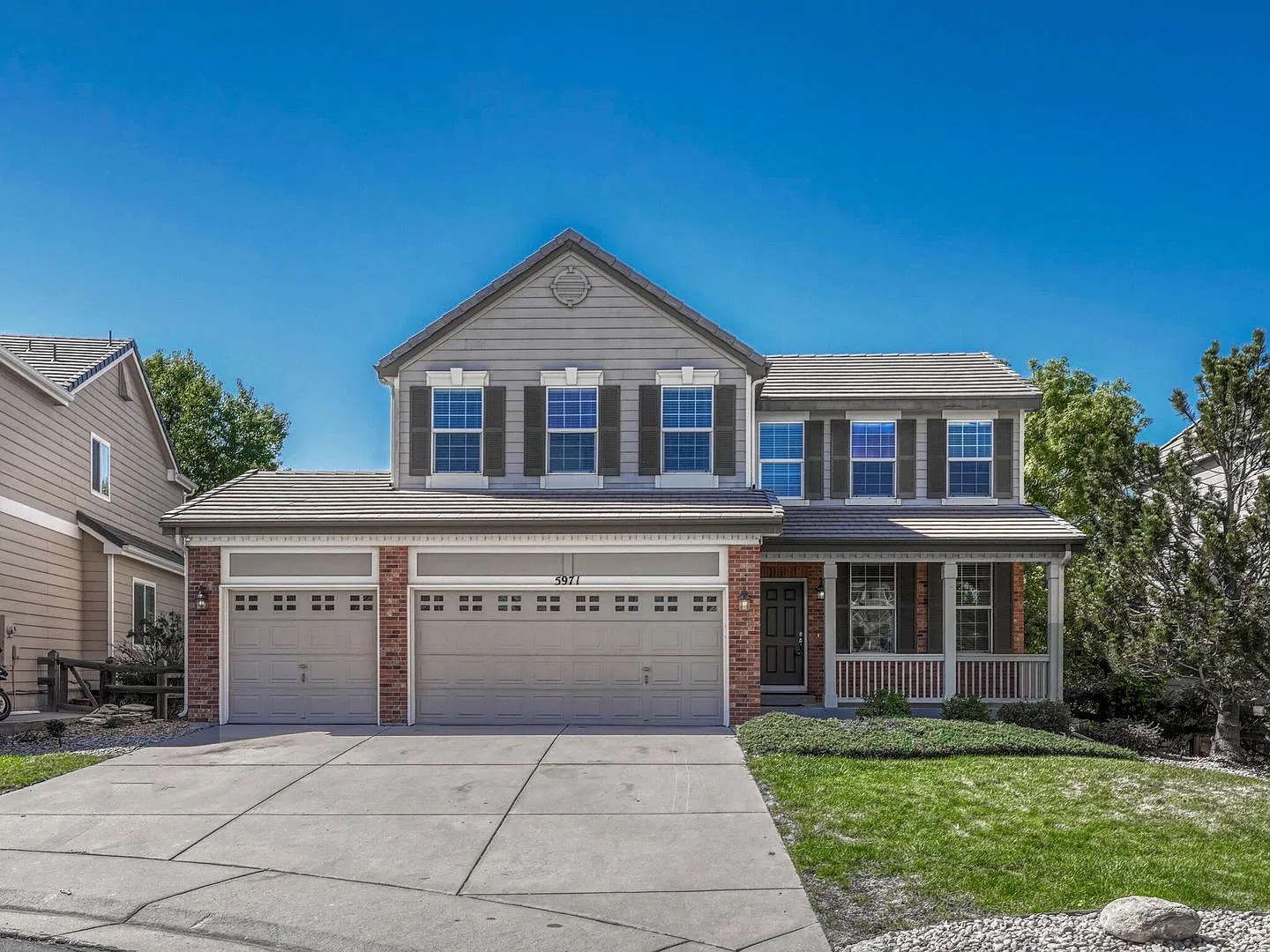 Beautifully updated 4br/3ba home — Photo 3