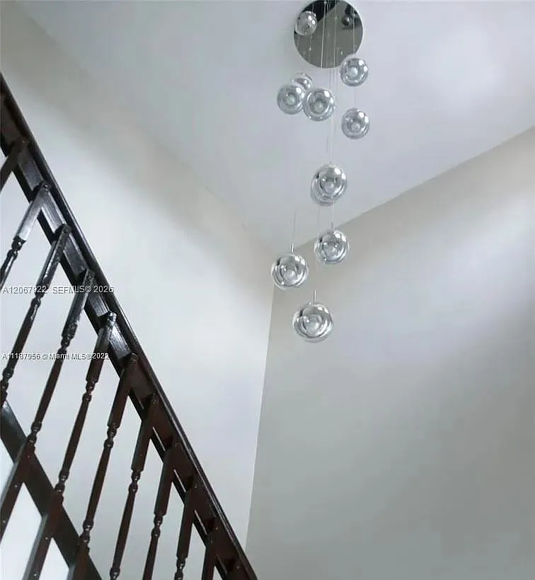 Galeria Iii Condo — Photo 4