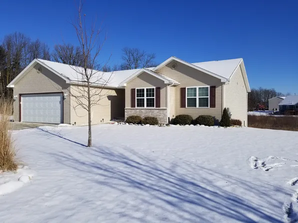 1133 Black Walnut Pass, Watertown, WI 53094