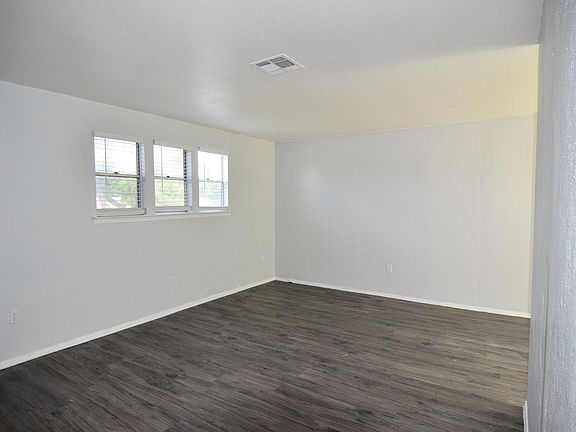 3rd image of 7008 Hillcroft Dr