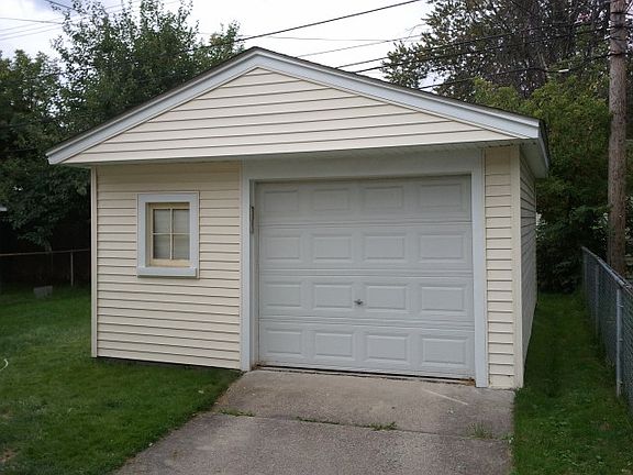 2 - Garage