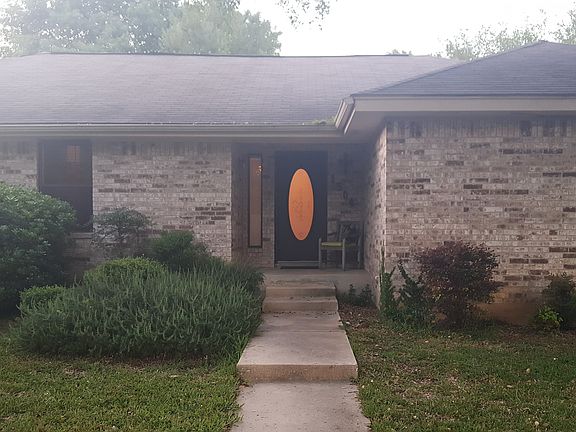 3rd image of 1504 Allison Dr