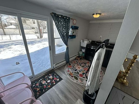 3rd image of 608 Maple St