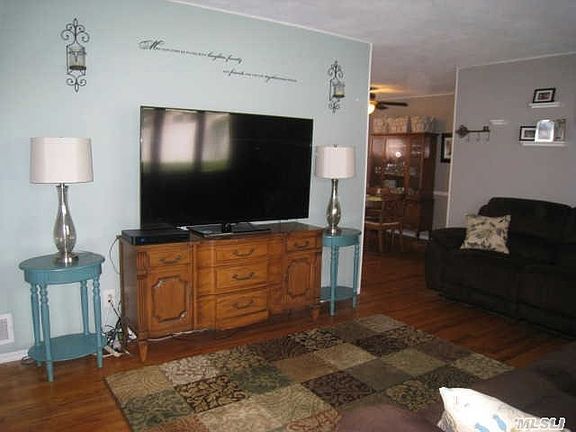 3rd image of 100 Morton Blvd