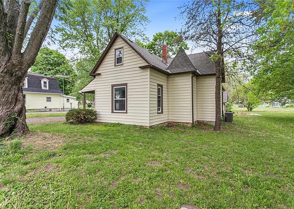 208 S Central St, Buckner, MO 64016 Zillow