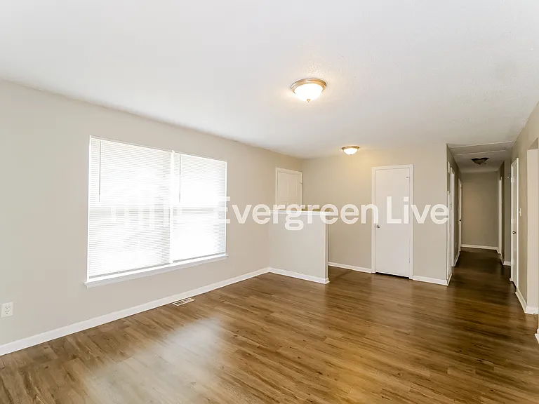 1109 NE 9th Street Ter — Photo 8