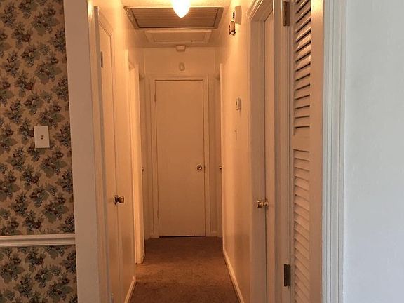 5th image of 2910 Dahlia Dr