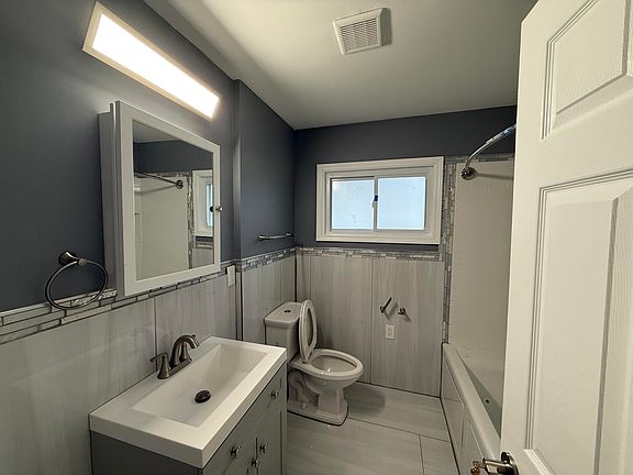 4th image of 15118 Sorrento St