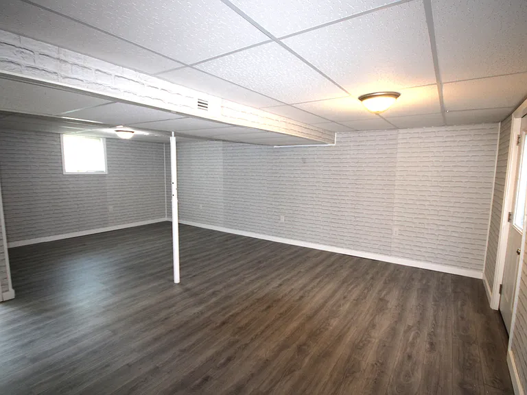 1162 Jackson St — Photo 9