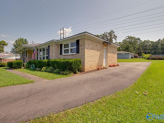 3rd image of 11413 Maplecrest Dr SE