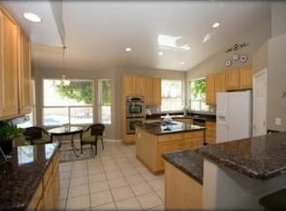 1239 E Granite View Dr, Phoenix, AZ 85048