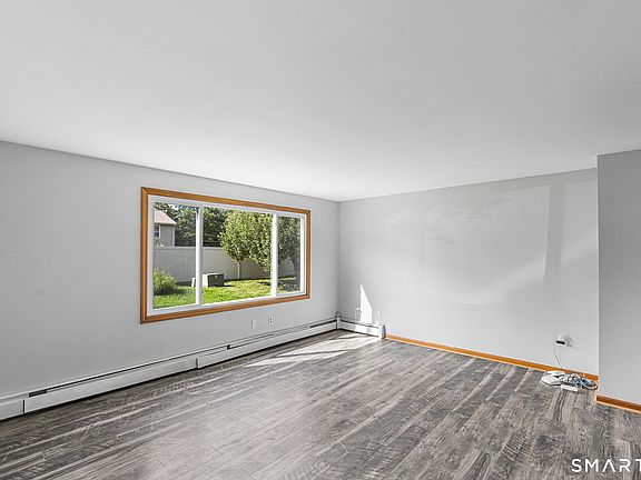 3rd image of 515 Gracey Avenue