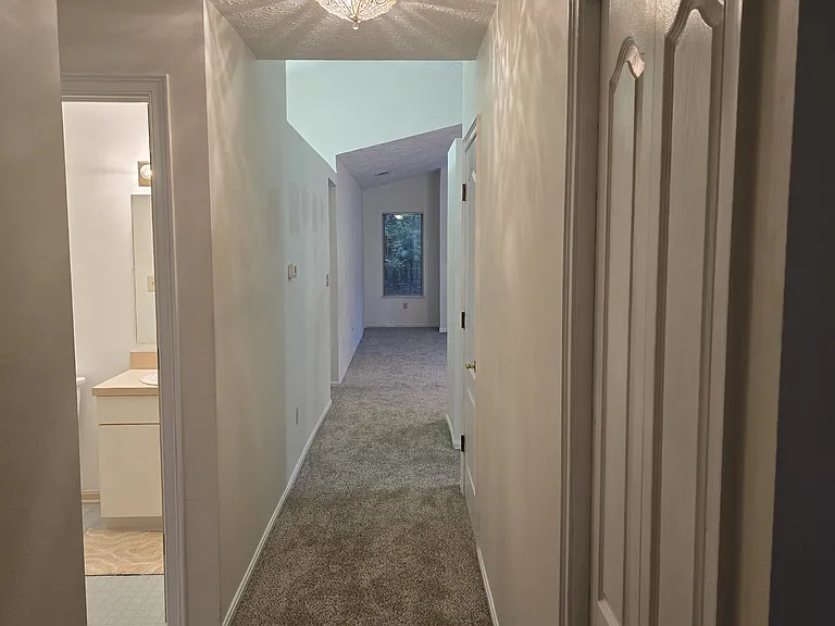 355 Village Pointe Dr #F — Photo 2