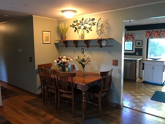 4th image of 38W378 Heatherfield Dr