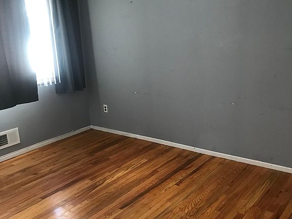 3rd image of 67 Radford St