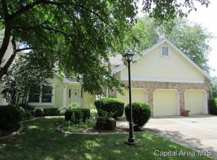 38 Chimney View Ln, Springfield, IL 62707