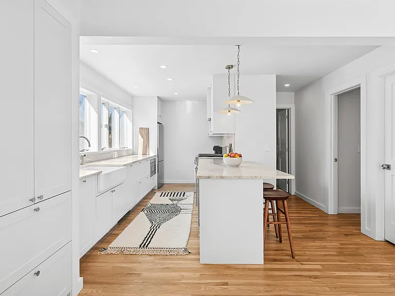 34 Floyd St — Photo 18