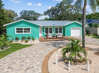 340 Mehlenbacher Rd, Belleair, FL 33756