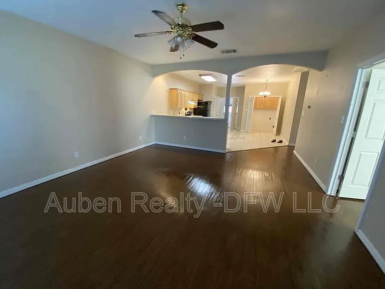 300 E Main St — Photo 7