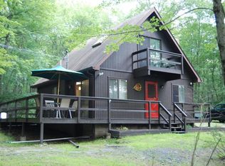 109 Fellowship Dr, Hawley, PA 18428