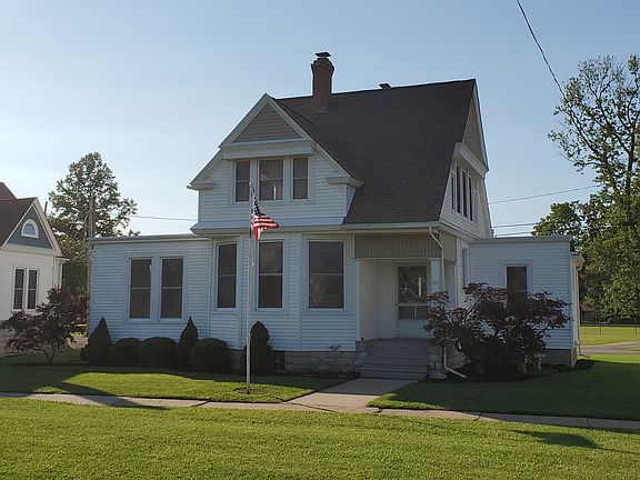 3rd image of 707 Dewitt Ave #1