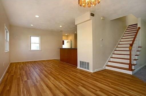 2nd image of 41 Johnson St