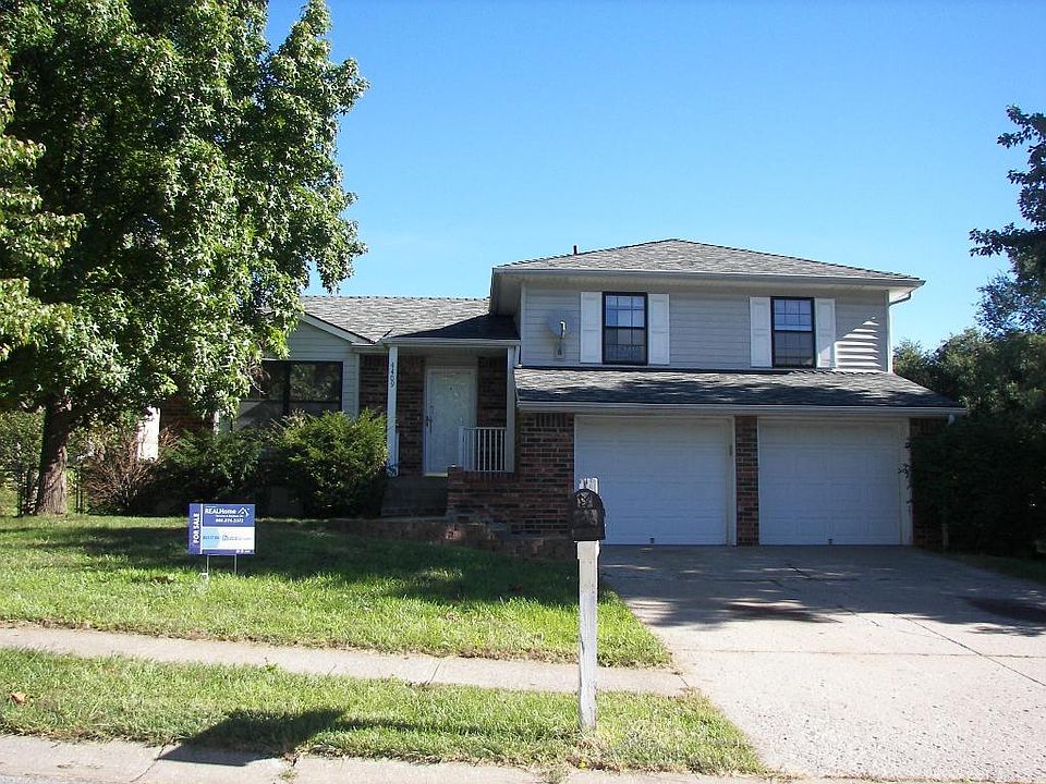 1st image of 4409 NW Wallingford Dr