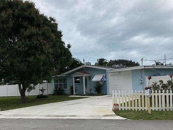 5th image of 19177 SE Hillcrest Dr