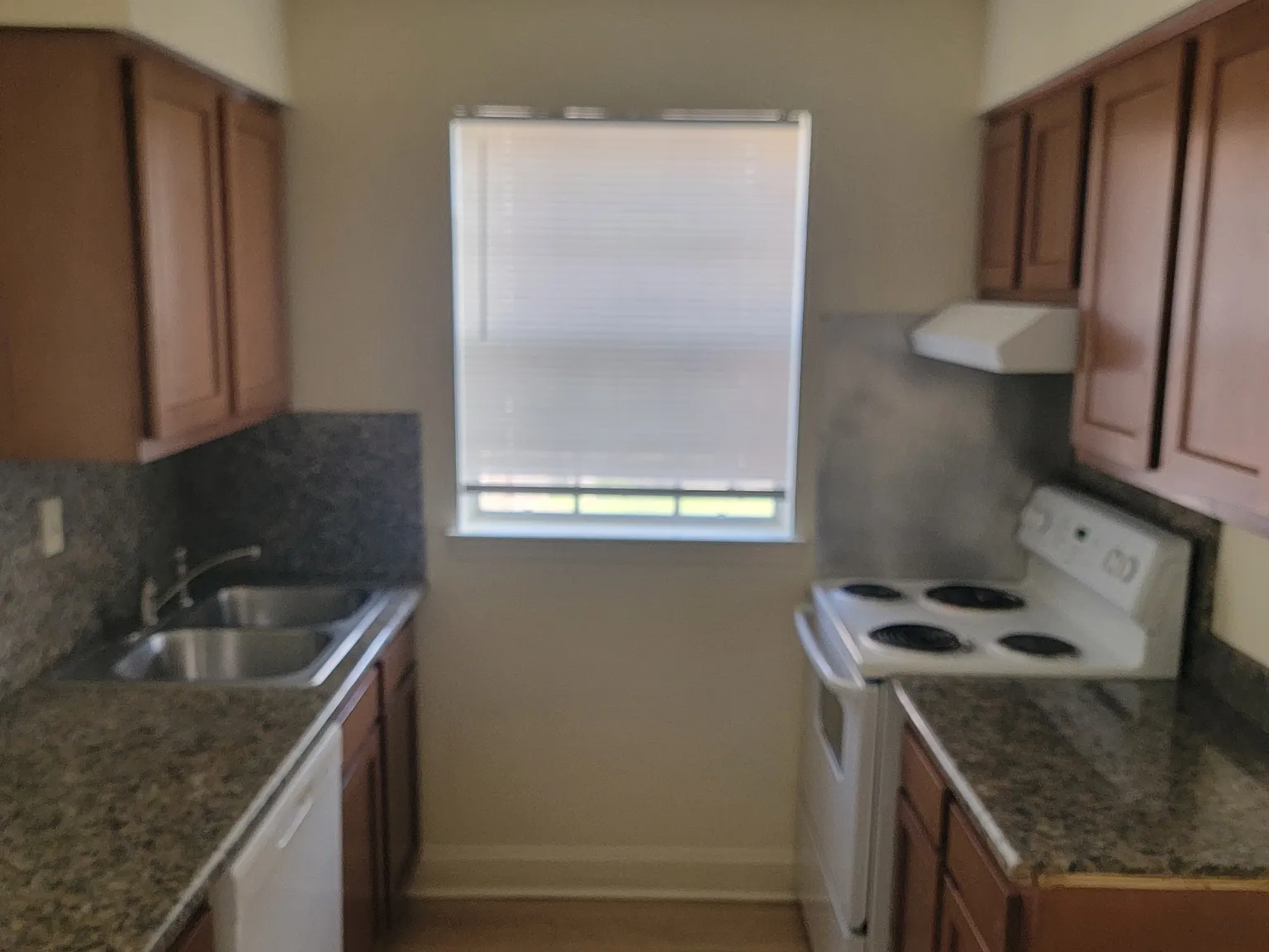 3 bed, 1.5 bath, $1,400 — Photo 4