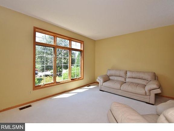 3rd image of 8968 Stratford Ct