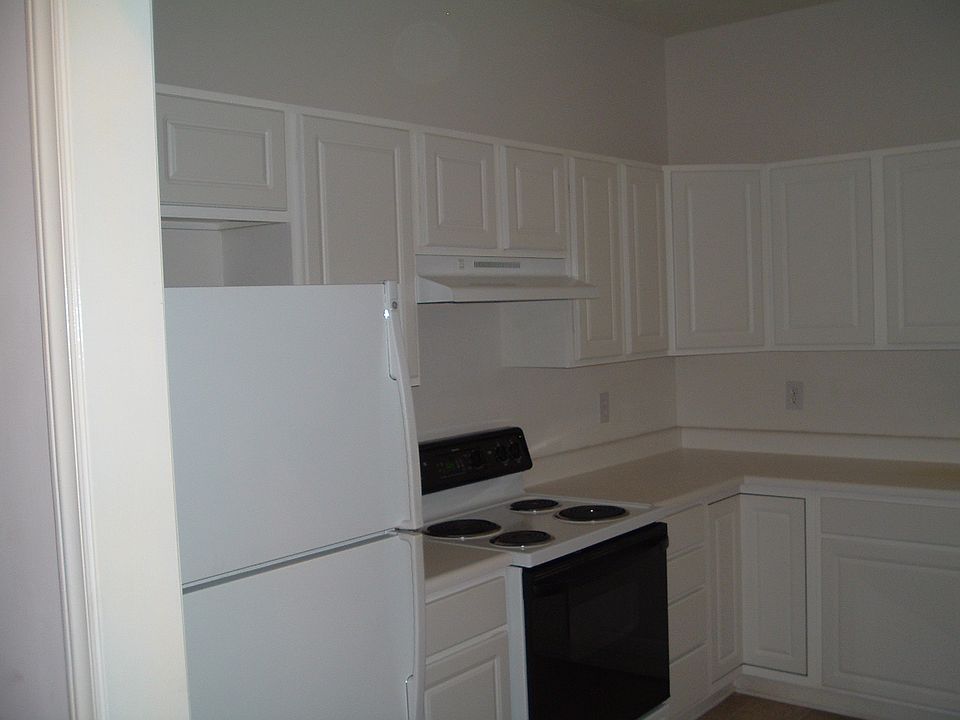 Roomy kitchen