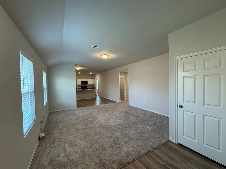 1312 Willowood Cir — Photo 5