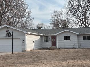1002 Vine St, Dakota City, NE 68731