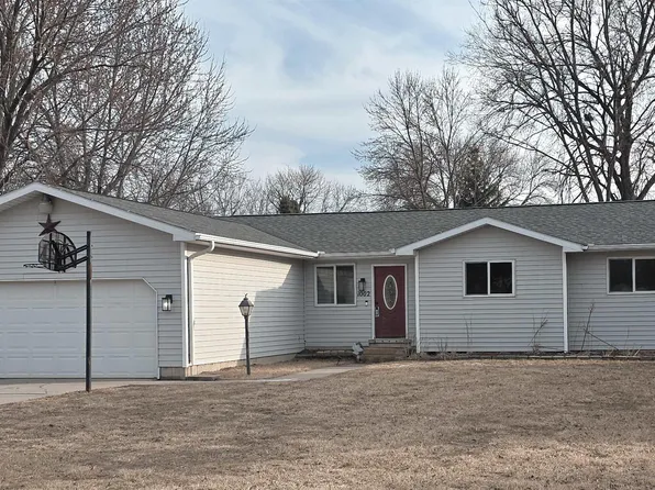 1002 Vine St, Dakota City, NE 68731