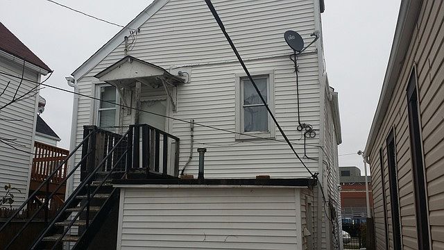 2nd image of 2742 S Sacramento Ave