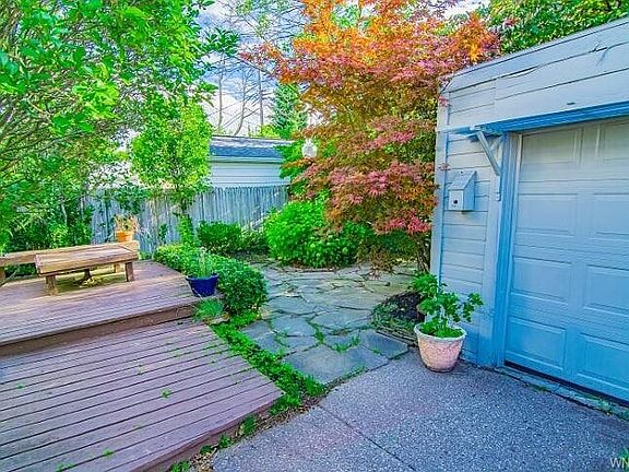 3rd image of 35 Groveland St