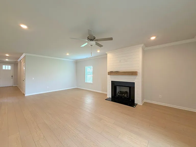131 Clift Creek Dr — Photo 10