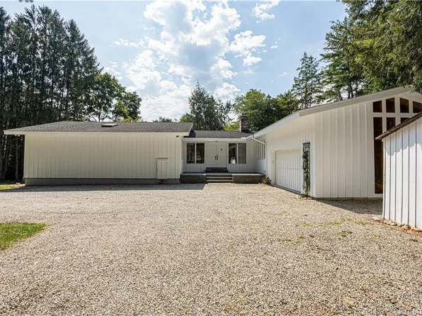 34 Blackwood Lane, Stamford, CT 06903