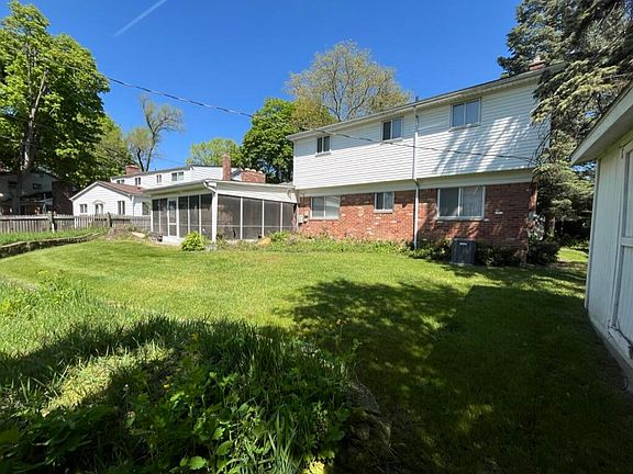 2nd image of 21377 Concord St