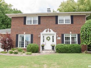 1825 Valencia Pl, Pekin, IL