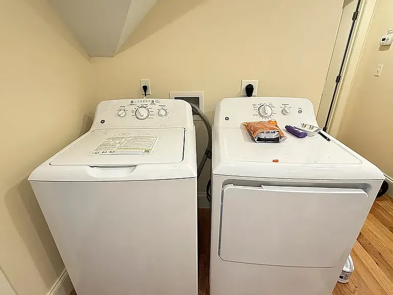 23 Higgins St #2 — Photo 8