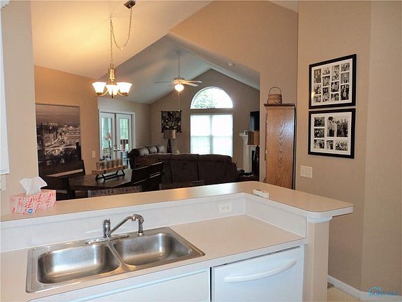 5th image of 24 Summerfield Blvd