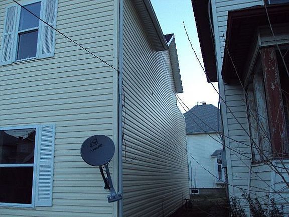 4th image of 254 Blaine Ave