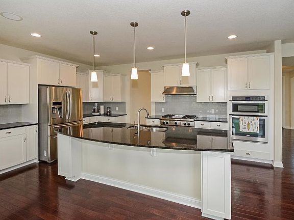 3rd image of 1511 Deephaven Dr