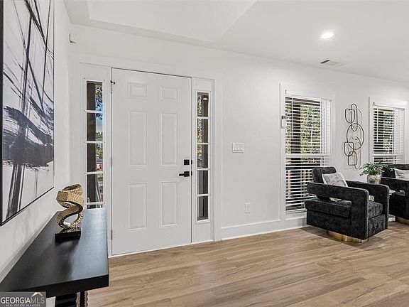 3rd image of 4071 Rainbow Dr